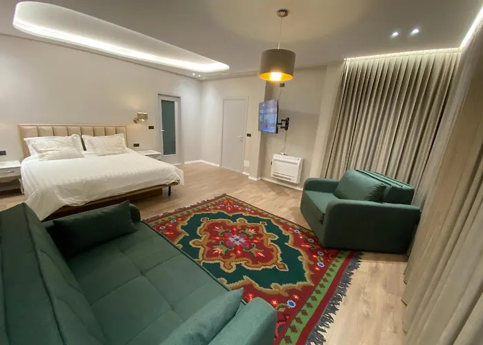 Vila-amo, Suites&rooms In Center 3* טיראנה