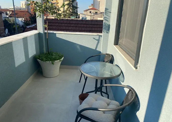 Vila-amo, Suites&rooms In Center לינה וארוחת בוקר 3*