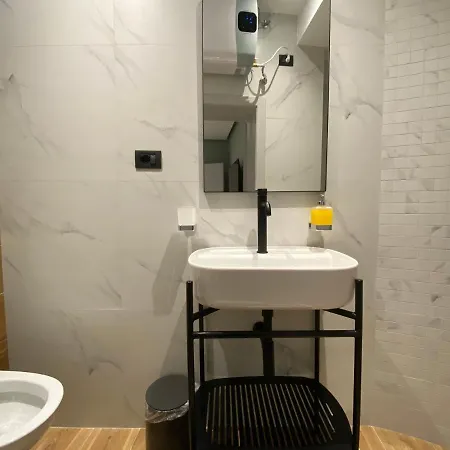 Vila-amo, Suites&rooms In Center Tirana