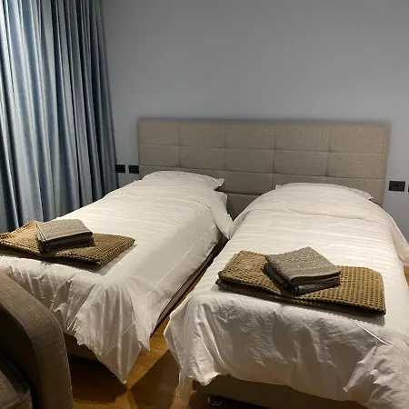 Vila-amo, Suites&rooms In Center Panzió